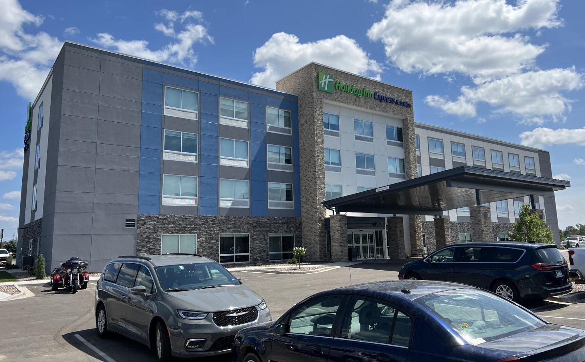 Holiday Inn Express & Suites - Tomah By Ihg מראה חיצוני תמונה
